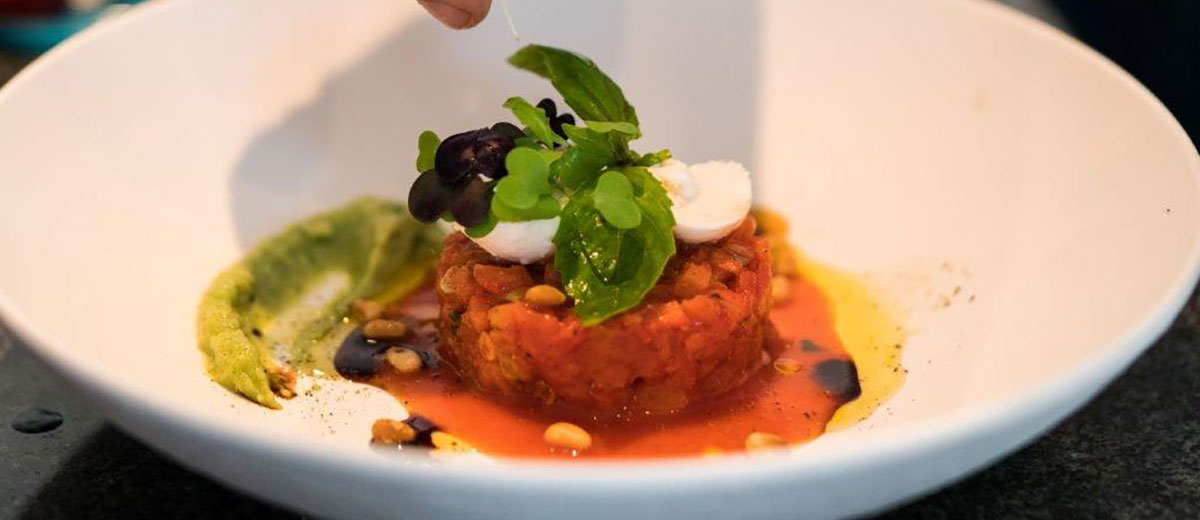 Coolinariker Impressionen Tomatentatare mit Büffelmozzarella und Avocado